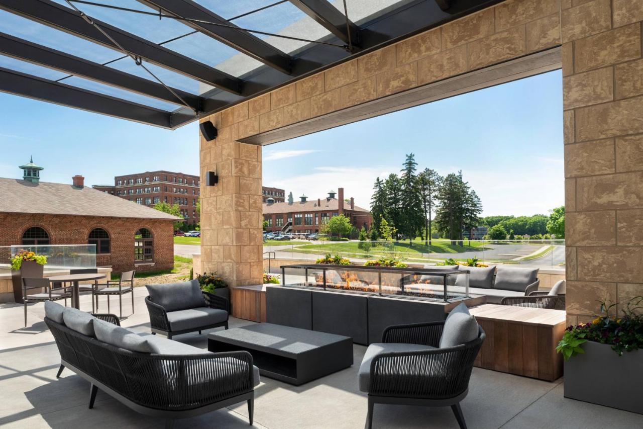 Springhill Suites By Marriott Milwaukee West/Wauwatosa Εξωτερικό φωτογραφία
